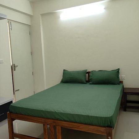 Hobiz Serviced Apartments Chalakuzhy Nr Medical College Trivandrum Thiruvananthapuram Buitenkant foto