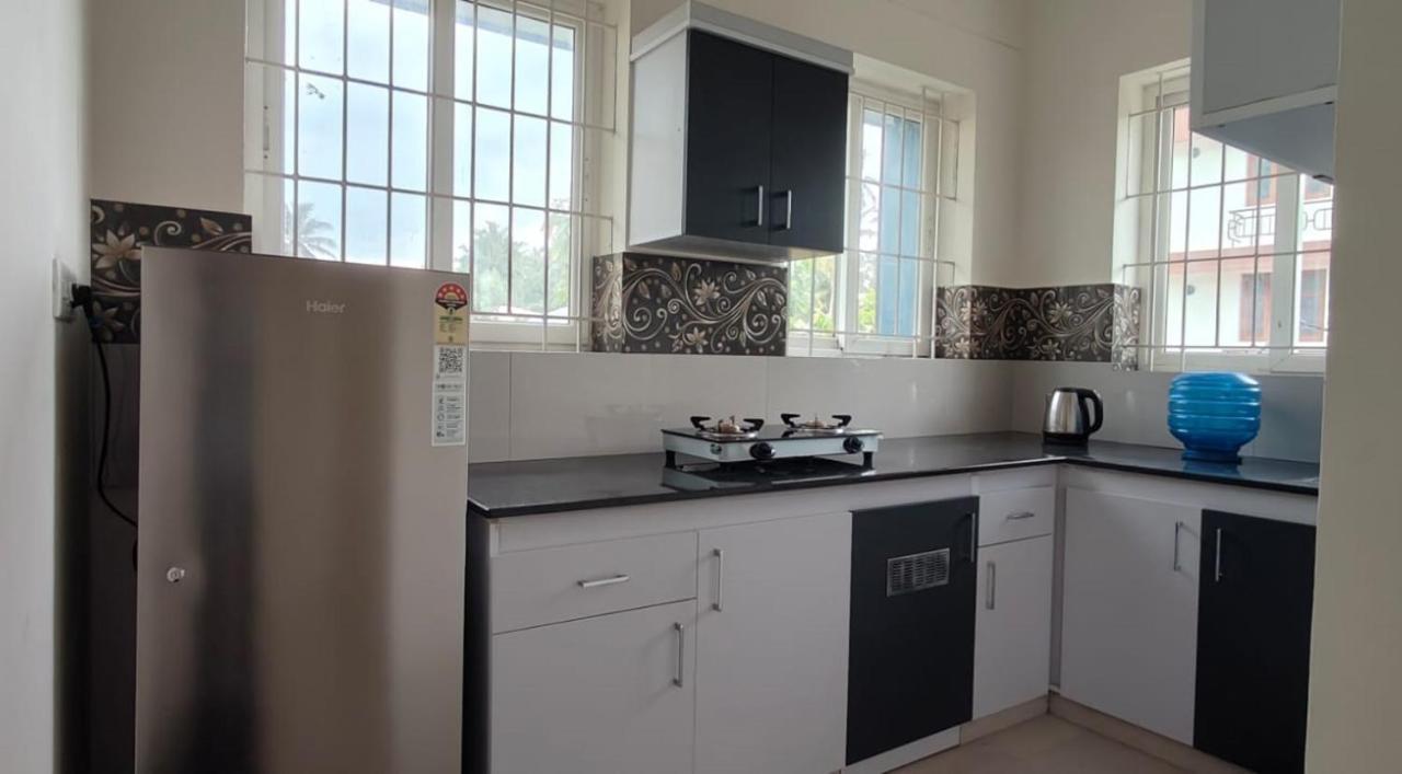 Hobiz Serviced Apartments Chalakuzhy Nr Medical College Trivandrum Thiruvananthapuram Buitenkant foto